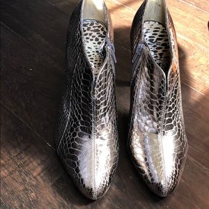 Sam Elderman BNW Boots silver color